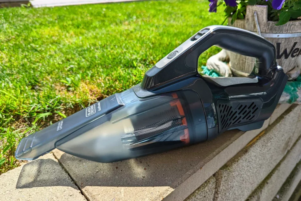 BLACK+DECKER 20V dustbuster