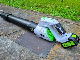 Showing the Best Cordless Leaf Blowers