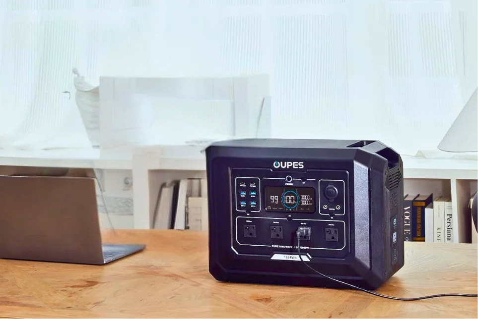 Oupes Mega 1