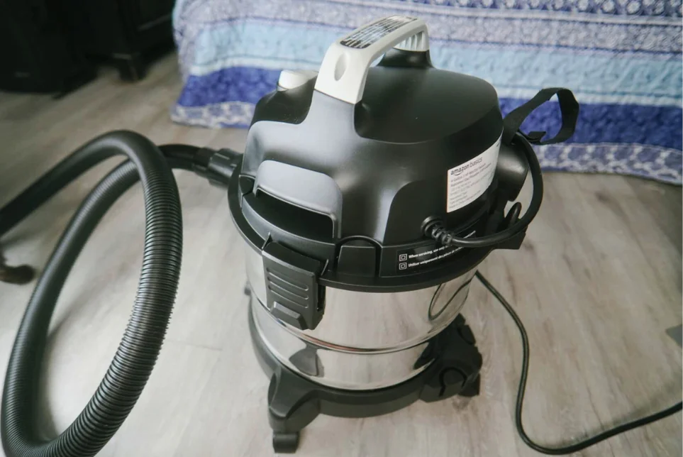 Amazon Basics Wet Dry Vacuum Cleaner